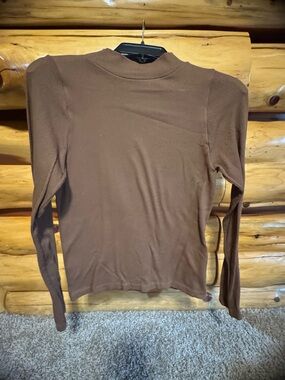 Willow and root crew neck long sleeve